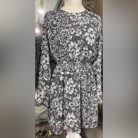 Forever 21 Dresses & Skirts - Forever 21 long sleeve dress